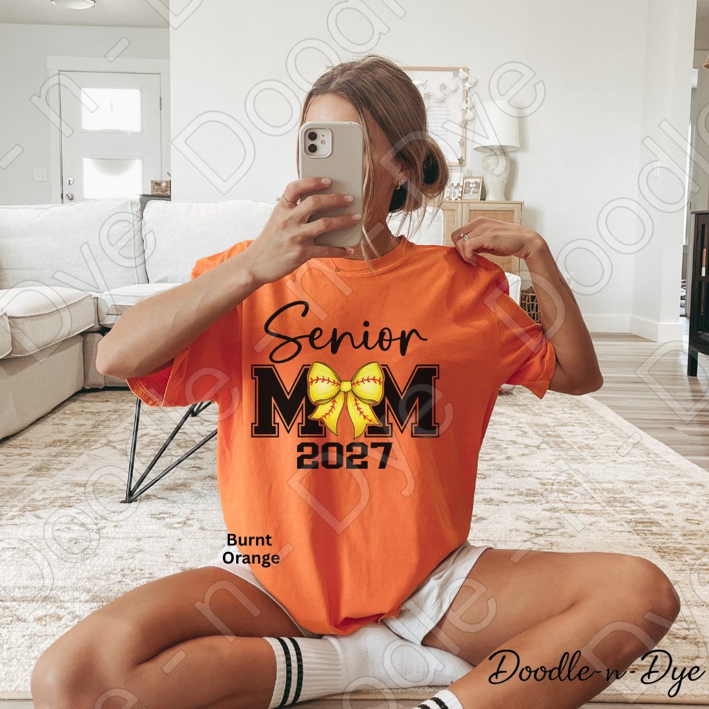 Senior 2027 Mom Comfort Colors Tee, Class of 2027 Mom Shirt, Graduation Mom T-Shirt