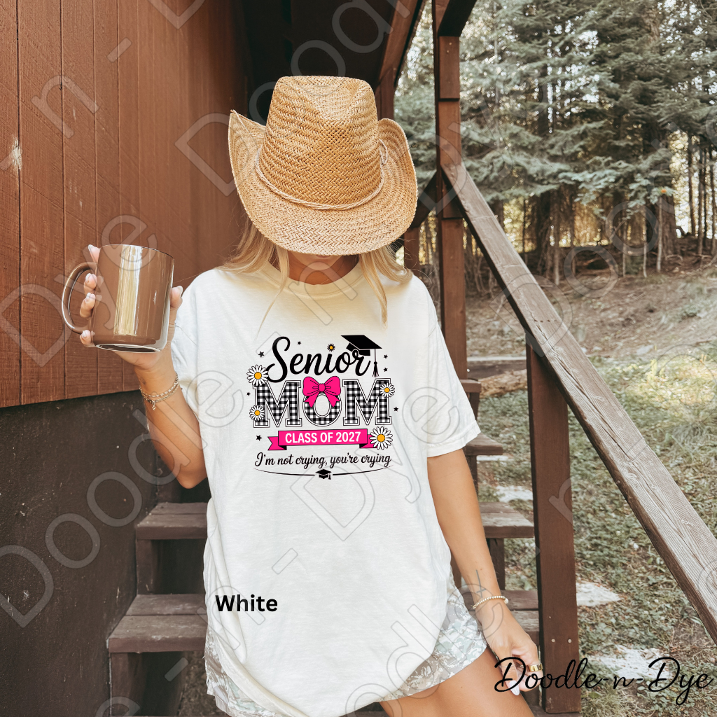 Senior Mom Comfort Colors Tee, Class of 2027 Mom Shirt, Mom Life Graduation T-Shirt, Gift for Her